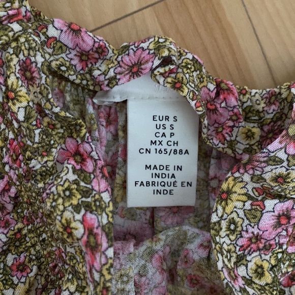 H&M ditsy flowers blouse - Picture 5 of 8